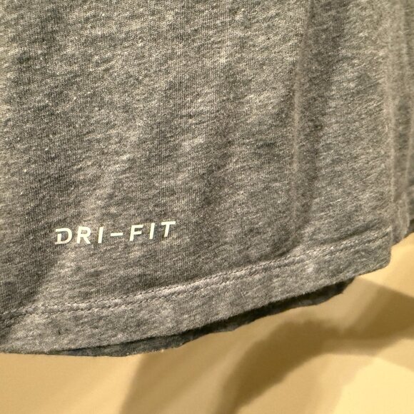 Nike Dri-Fit T-Shirt Size Large - Picture 3 of 6